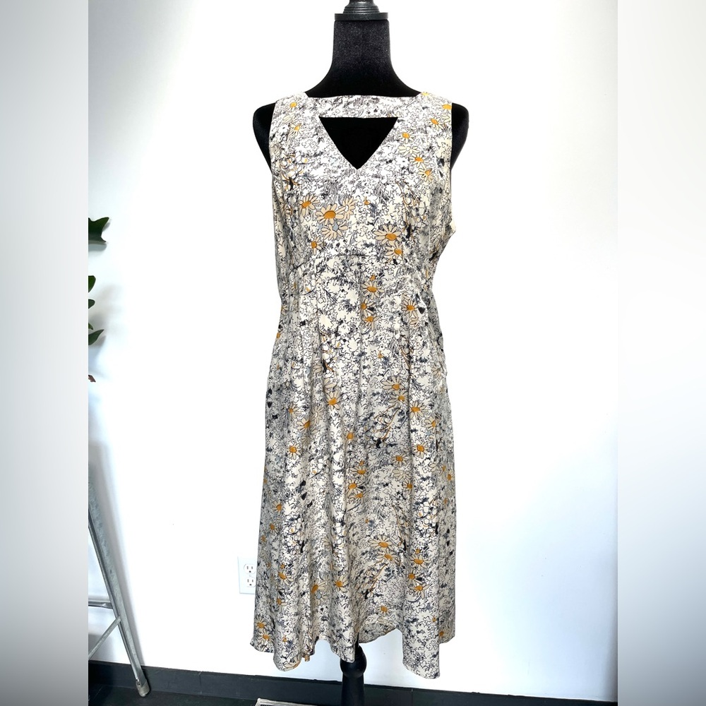 Anthropologie, Moulinette Soeurs, 100% silk dress. floral, lightweight, size 8